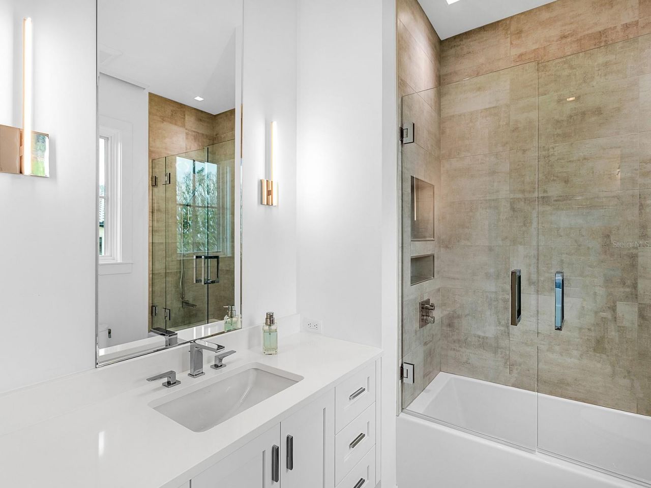 424 Bowdoin Circle, Sarasota, FL 34236 Photo