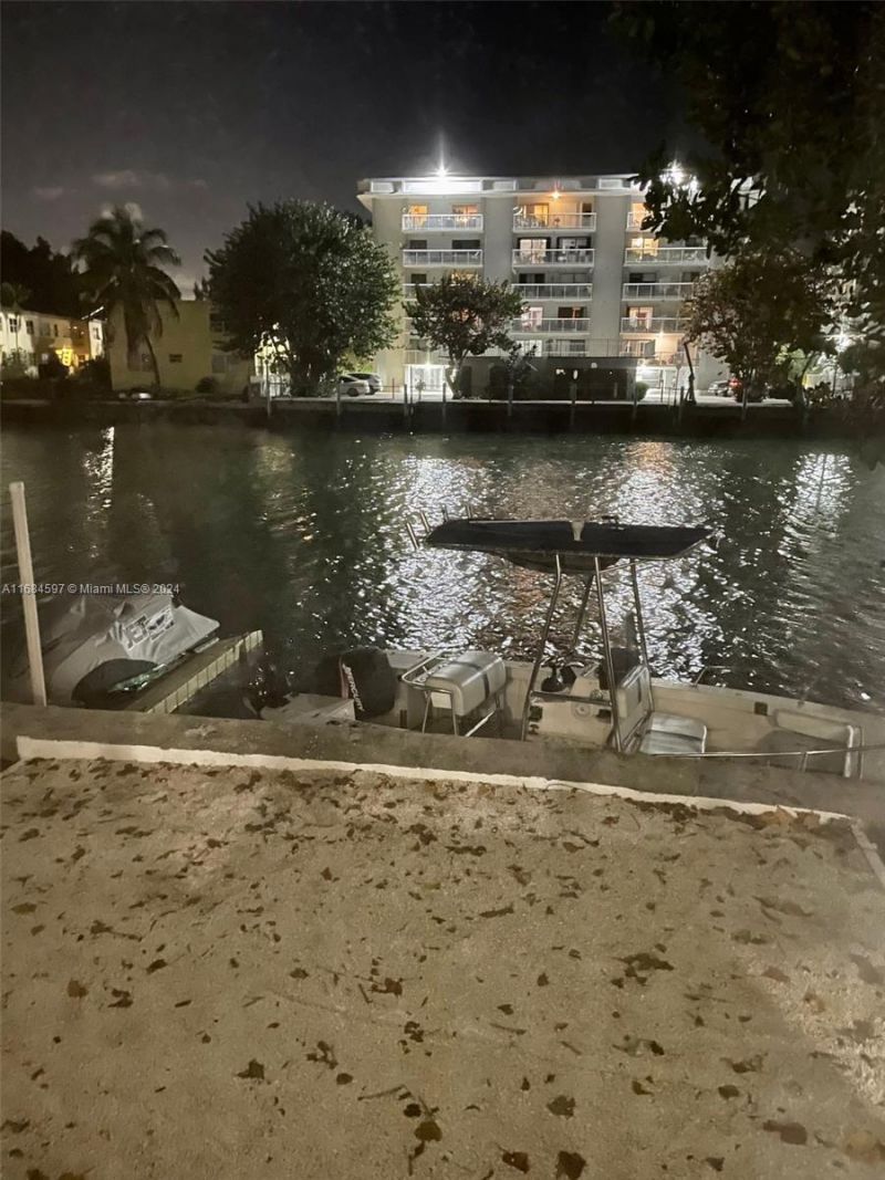 1201 Marseille Dr, Unit 17, Miami Beach, FL 33141 Photo