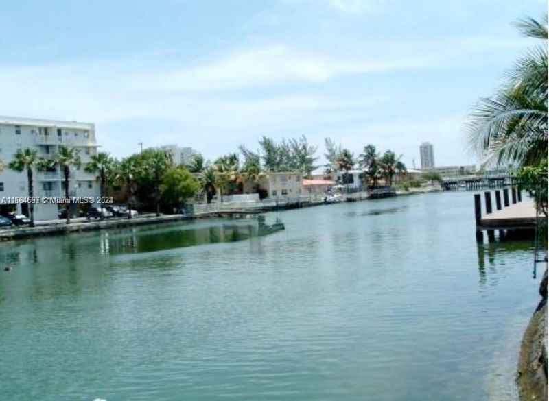 1201 Marseille Dr, Unit 17, Miami Beach, FL 33141 Photo