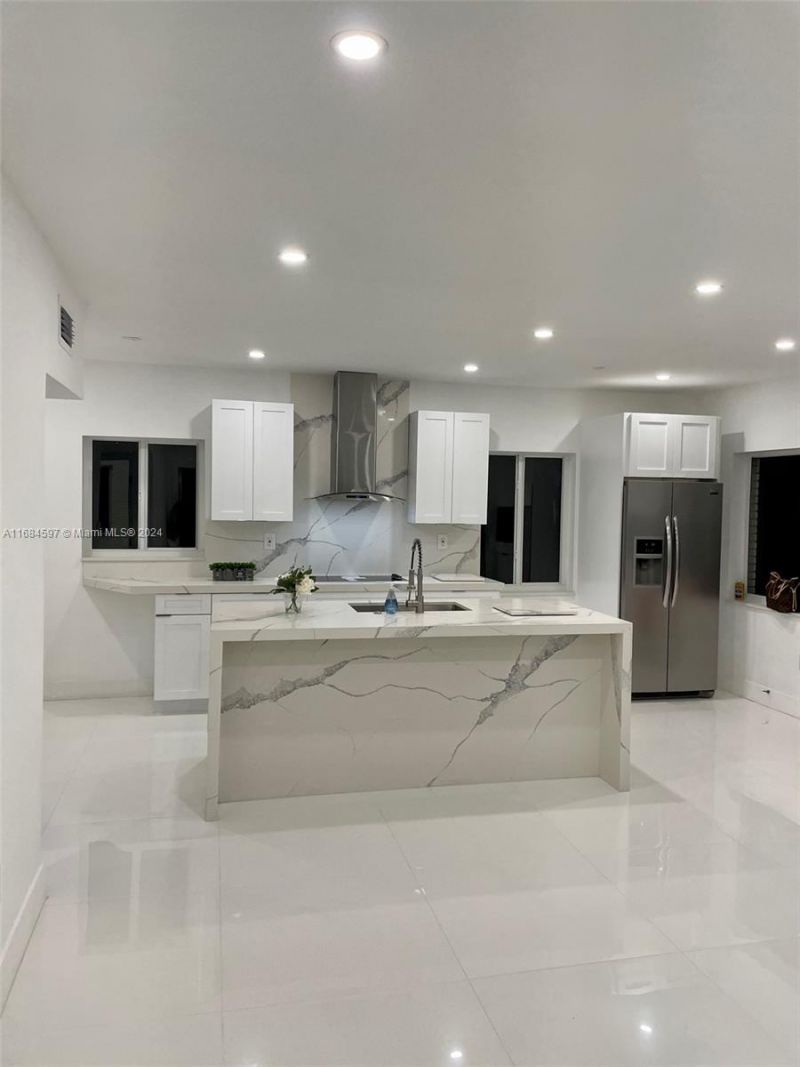 1201 Marseille Dr, Unit 17, Miami Beach, FL 33141 Photo