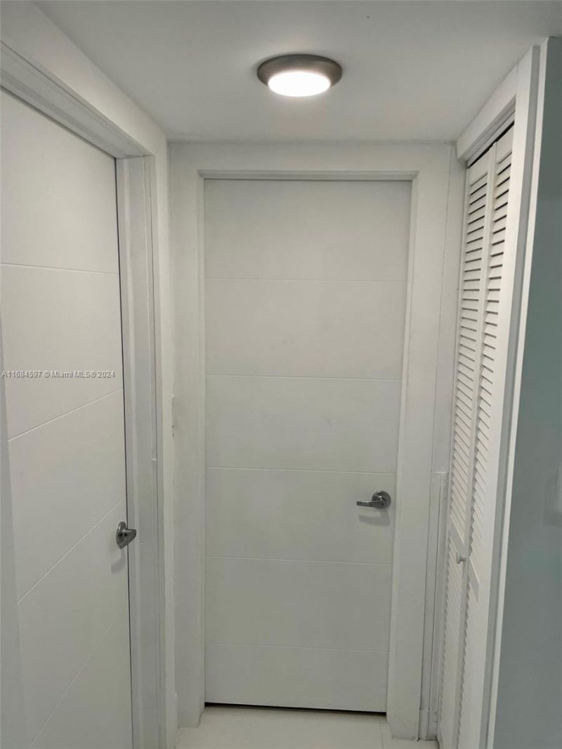 1201 Marseille Dr, Unit 17, Miami Beach, FL 33141 Photo