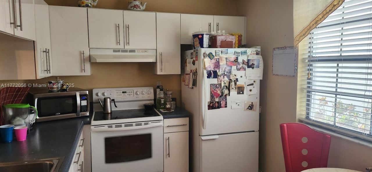 3545 Magellan Cir, Unit 352-5, Aventura, FL 33180 Photo