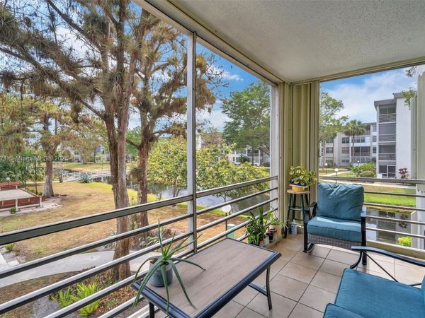 4898 NW 29th Court, Unit 201, Lauderdale Lakes, FL 33313