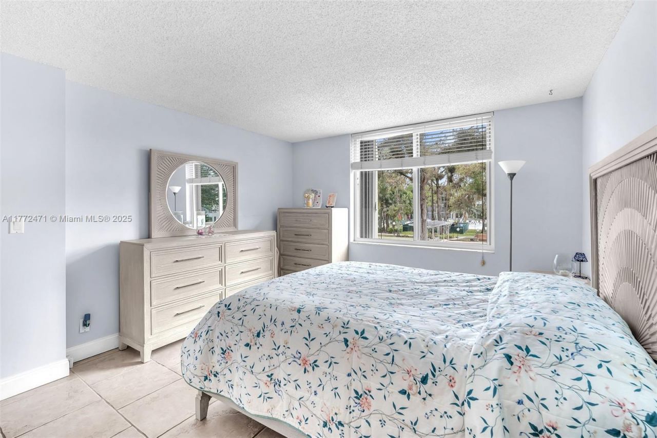 4898 NW 29th Court, Unit 201, Lauderdale Lakes, FL 33313 Photo