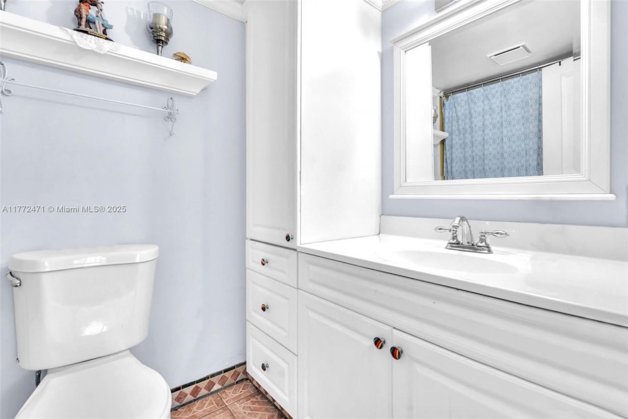 4898 NW 29th Court, Unit 201, Lauderdale Lakes, FL 33313 Photo