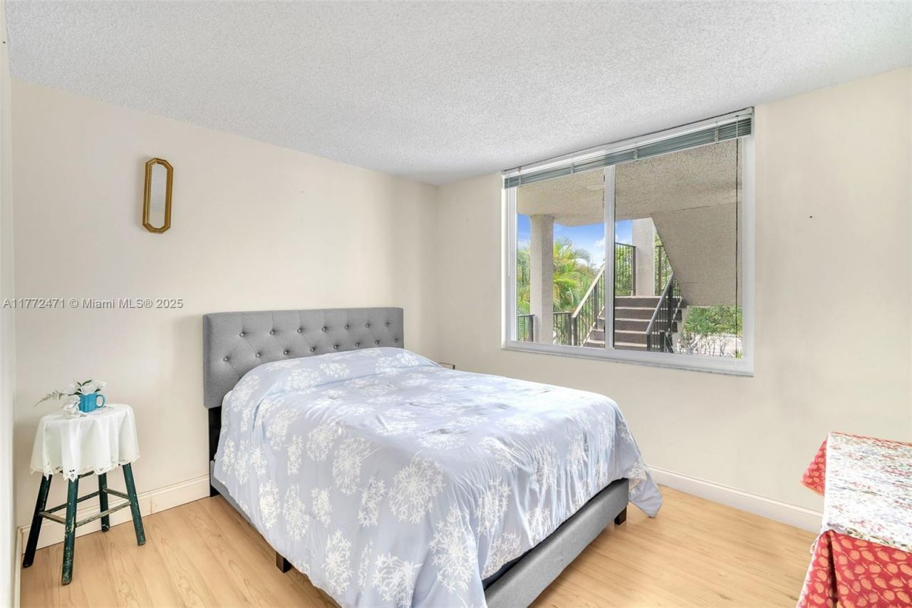 4898 NW 29th Court, Unit 201, Lauderdale Lakes, FL 33313 Photo