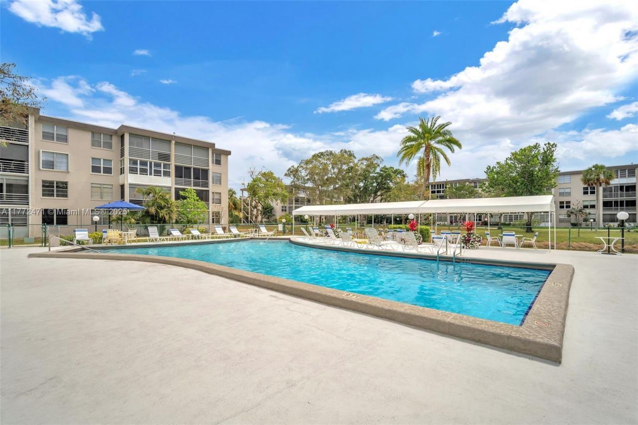 4898 NW 29th Court, Unit 201, Lauderdale Lakes, FL 33313 Photo