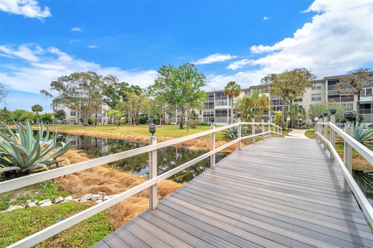4898 NW 29th Court, Unit 201, Lauderdale Lakes, FL 33313 Photo