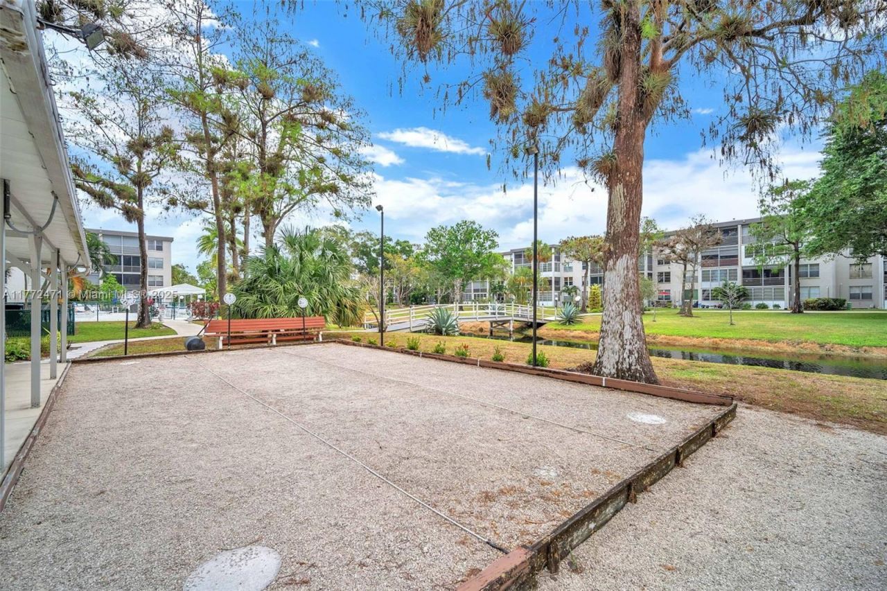 4898 NW 29th Court, Unit 201, Lauderdale Lakes, FL 33313 Photo