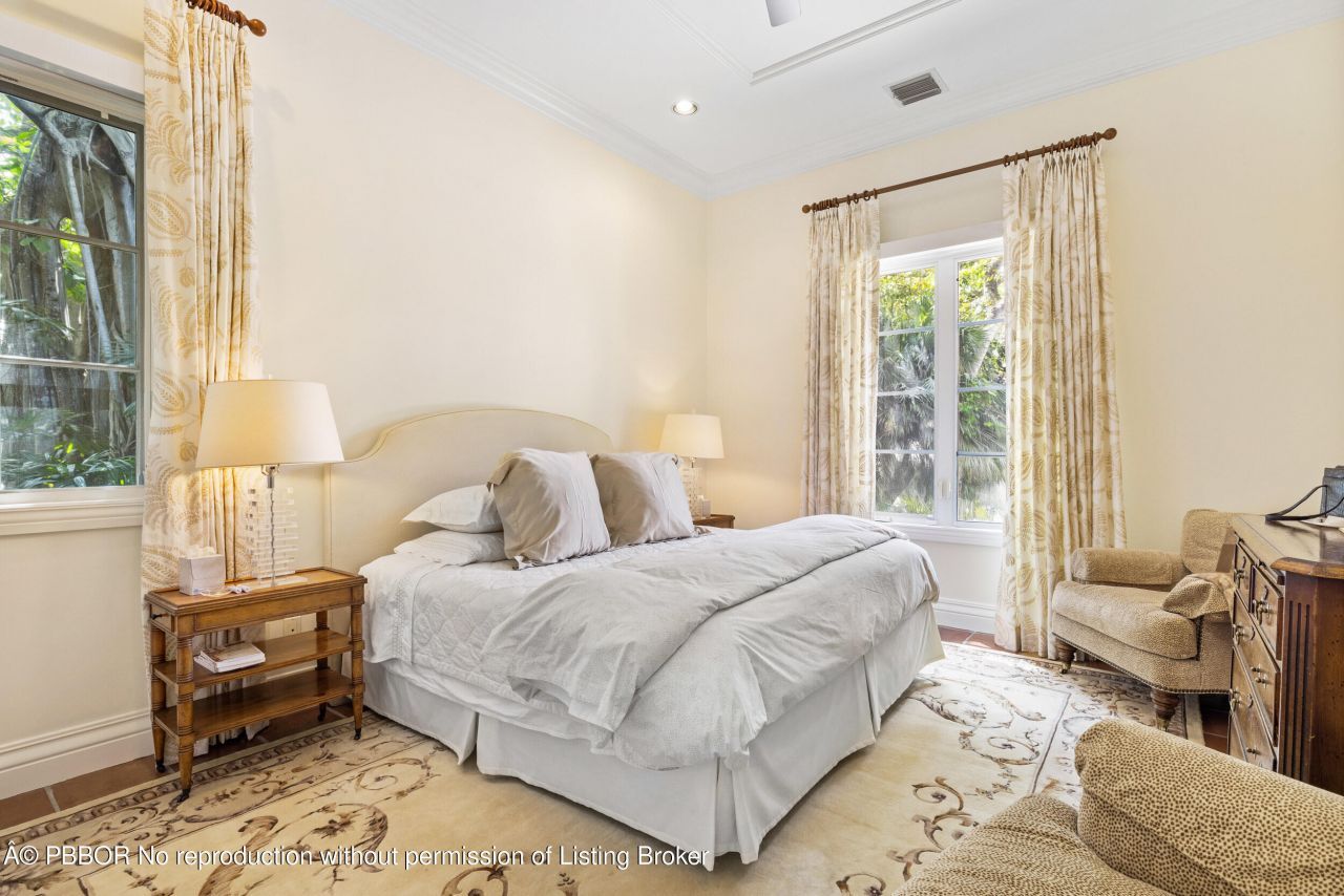 226 Via Las Brisas, Palm Beach, FL 33480 Photo