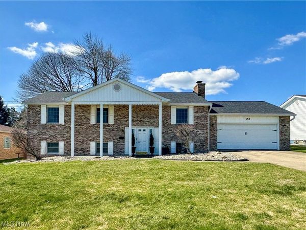 352 N Rhodes Avenue, Niles, OH 44446