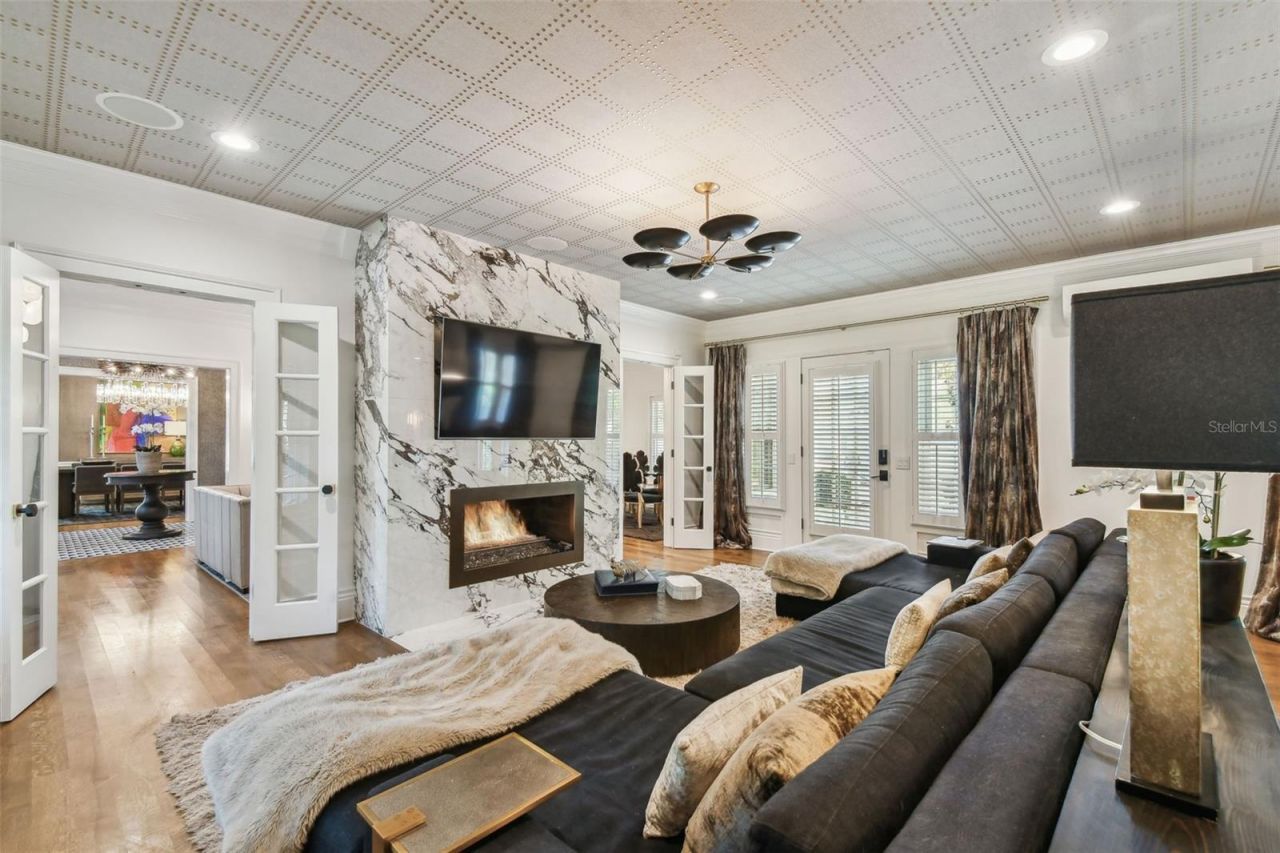 3313 W Mullen Avenue, Tampa, FL 33609 Photo