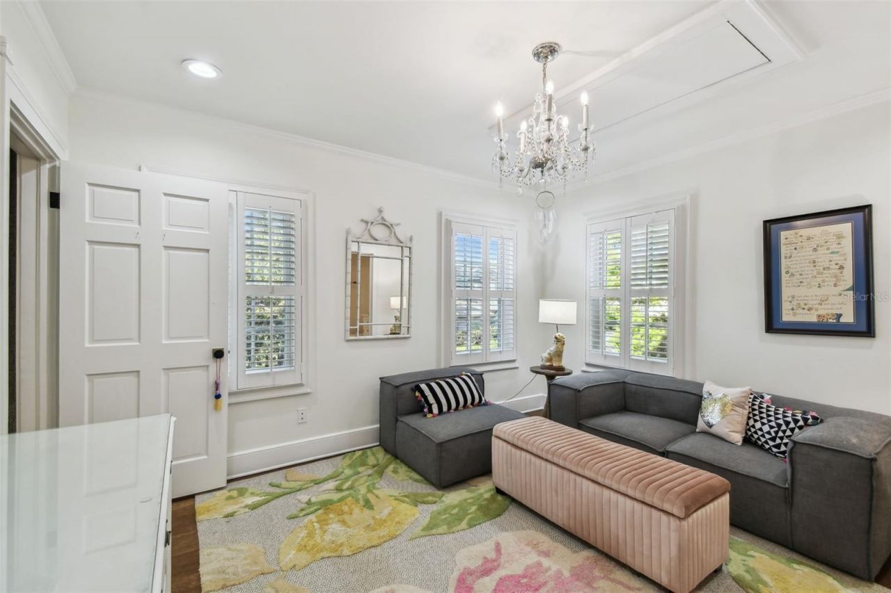 3313 W Mullen Avenue, Tampa, FL 33609 Photo