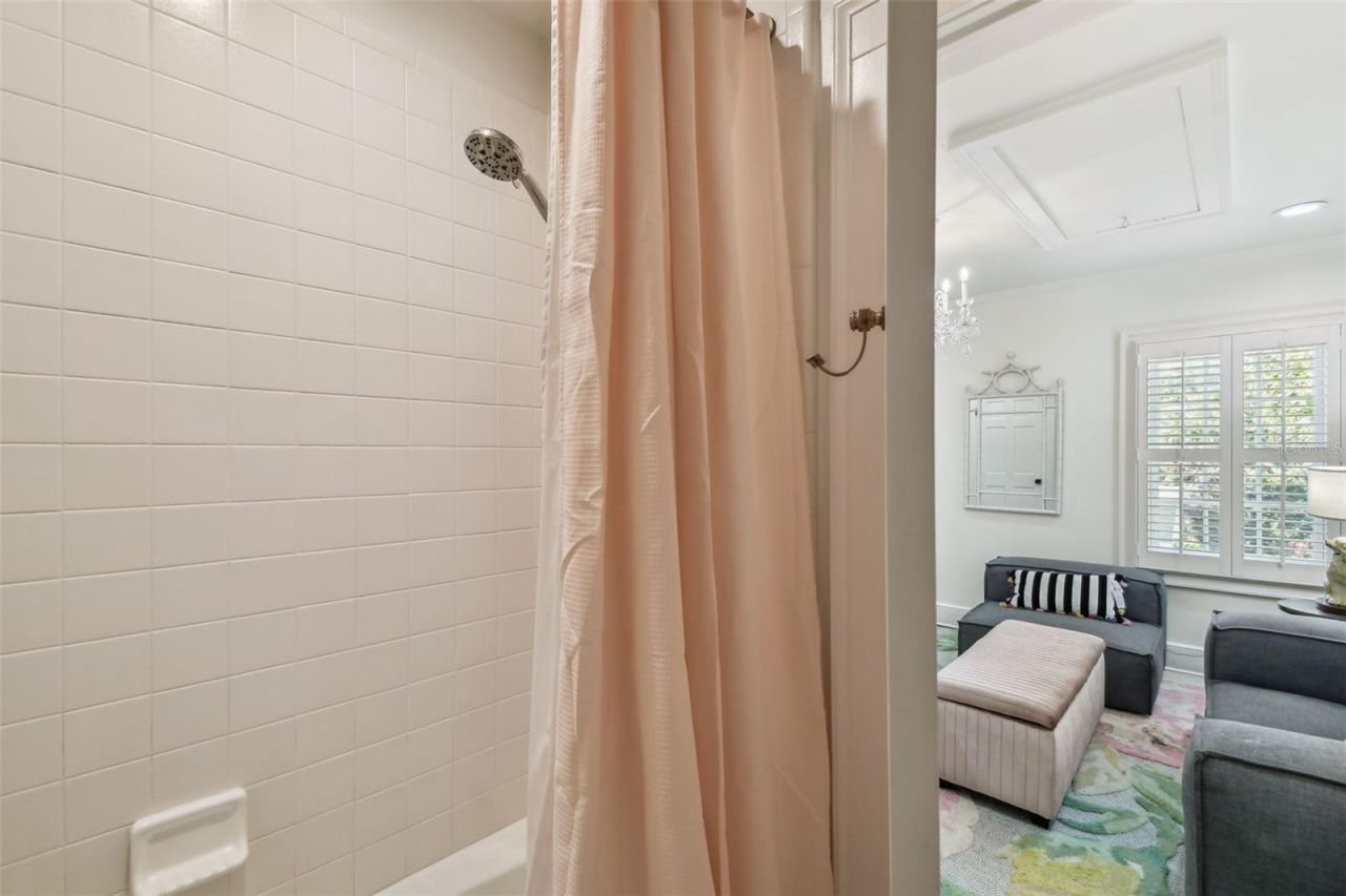 3313 W Mullen Avenue, Tampa, FL 33609 Photo