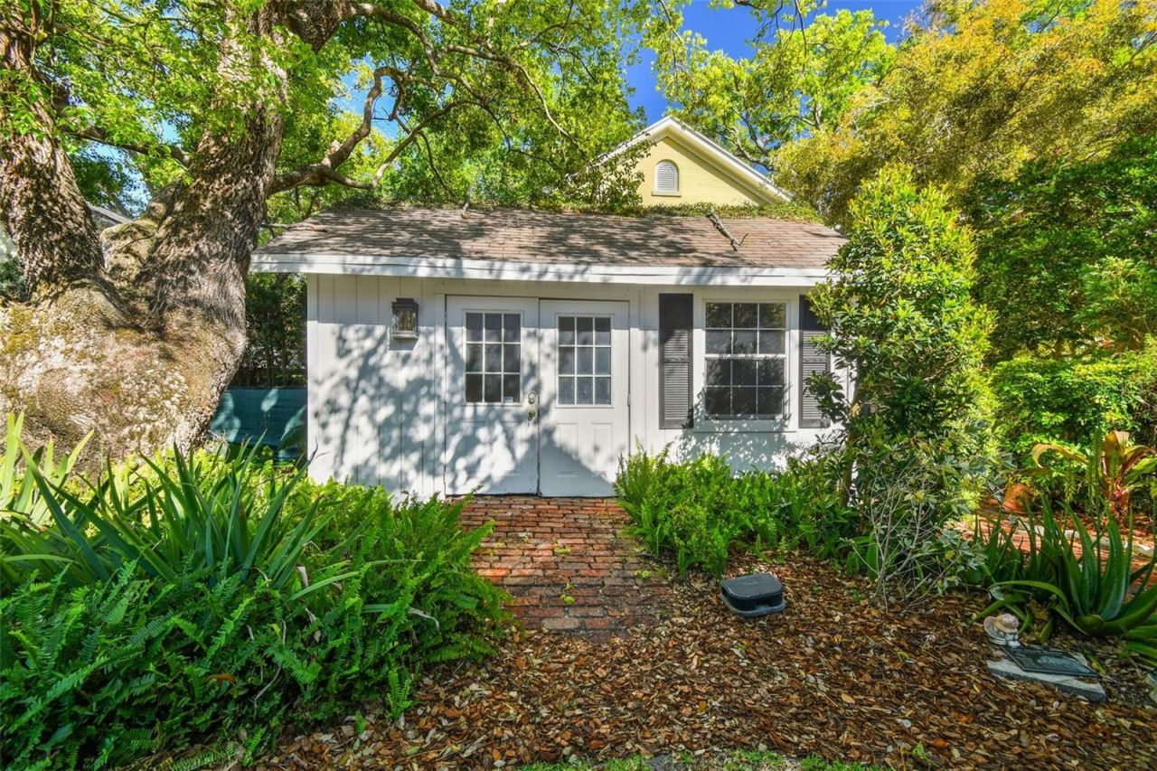 3313 W Mullen Avenue, Tampa, FL 33609 Photo