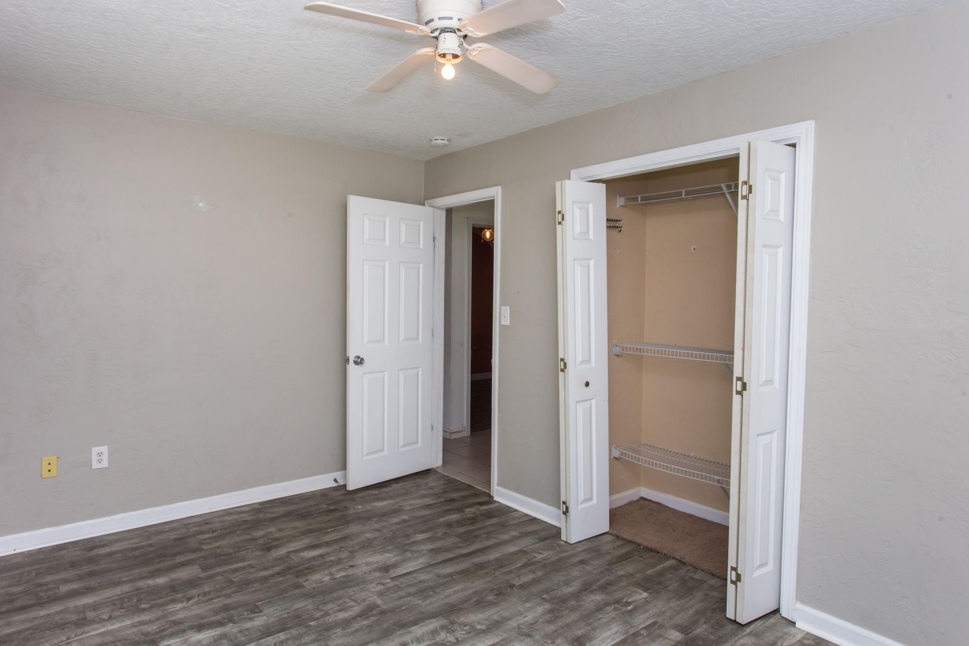 607 Hollywood Boulevard E, Mary Esther, FL 32569 Photo