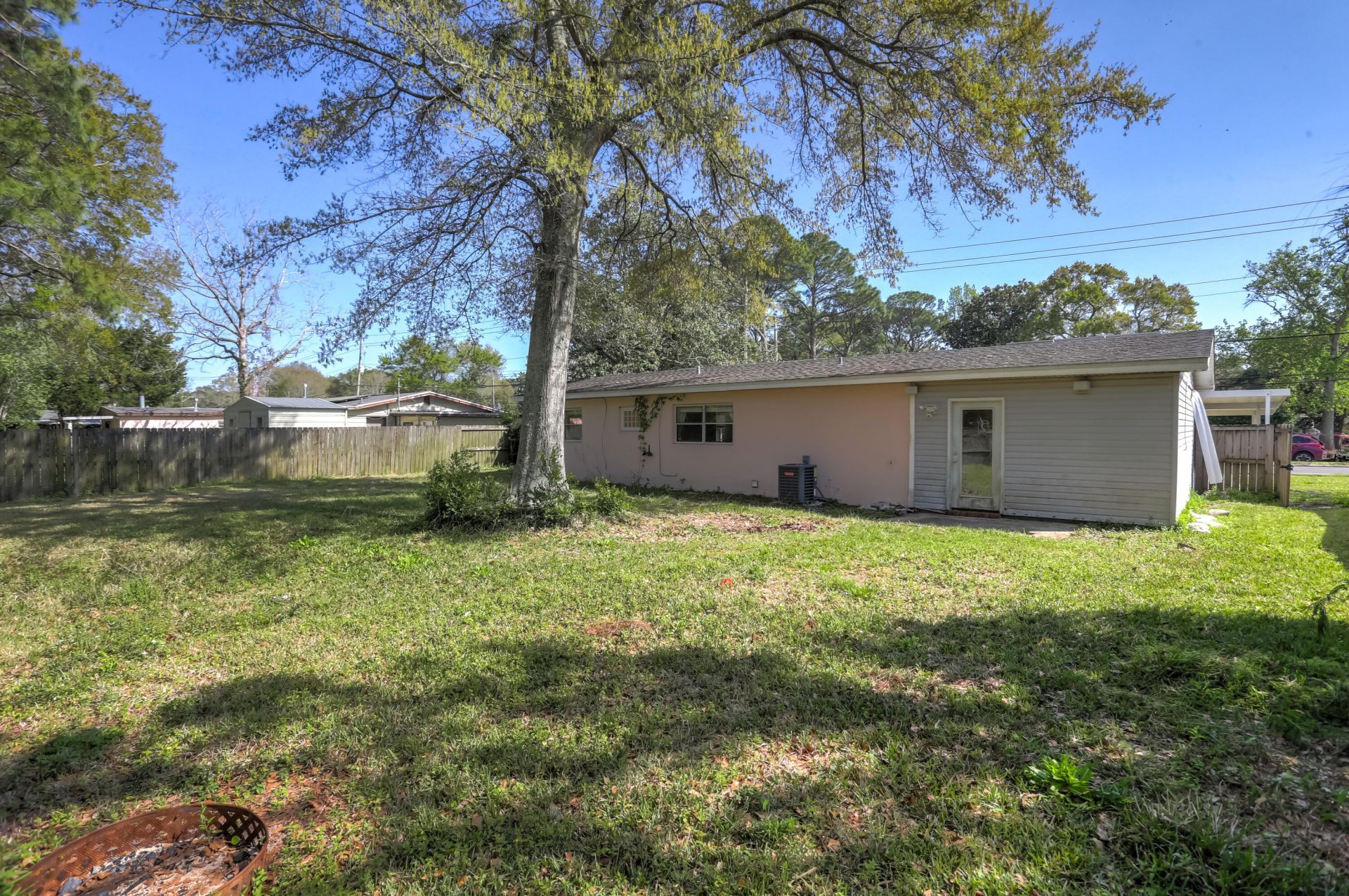 607 Hollywood Boulevard E, Mary Esther, FL 32569 Photo