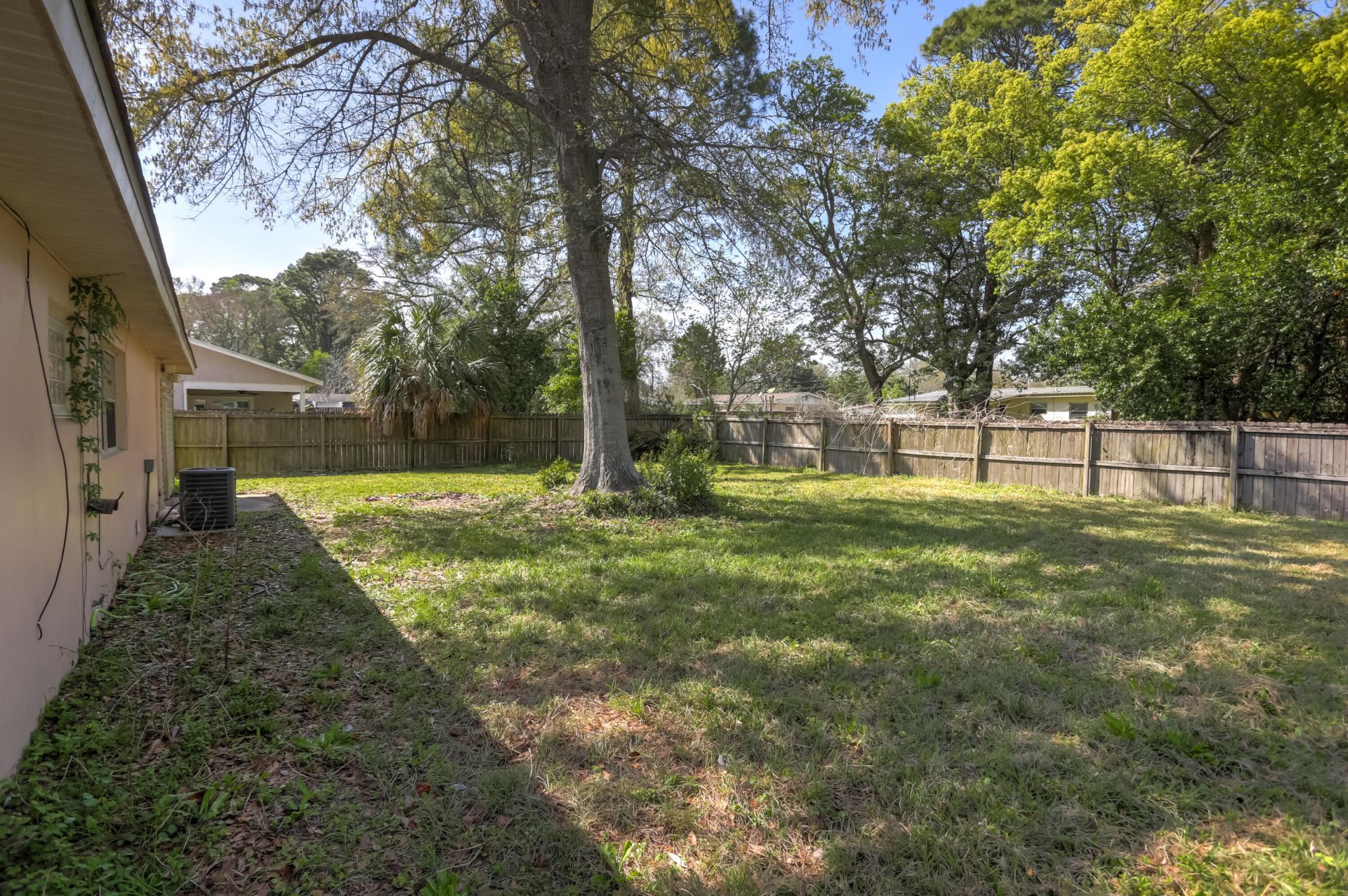 607 Hollywood Boulevard E, Mary Esther, FL 32569 Photo