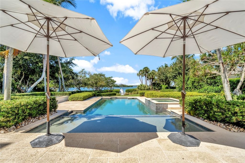 707 Grove Place, Vero Beach, FL 32963 Photo