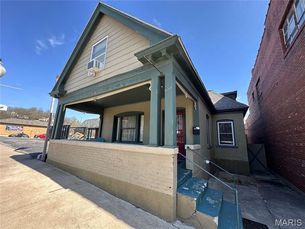 310 N 3rd, Hannibal, MO 63401
