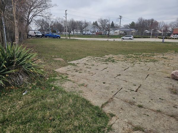 15 Hill Avenue, Aurora, IL 60505