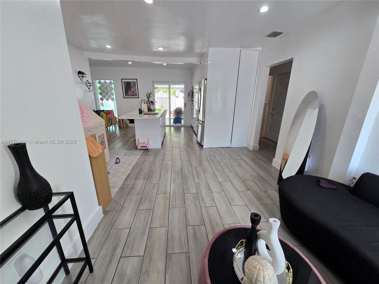 1011 NW 64th St, Miami, FL 33150 Photo