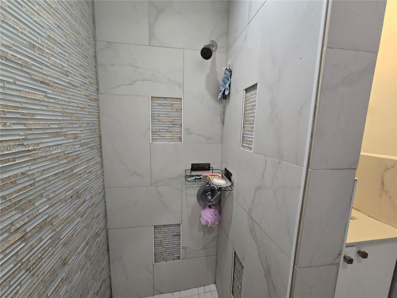 1011 NW 64th St, Miami, FL 33150 Photo