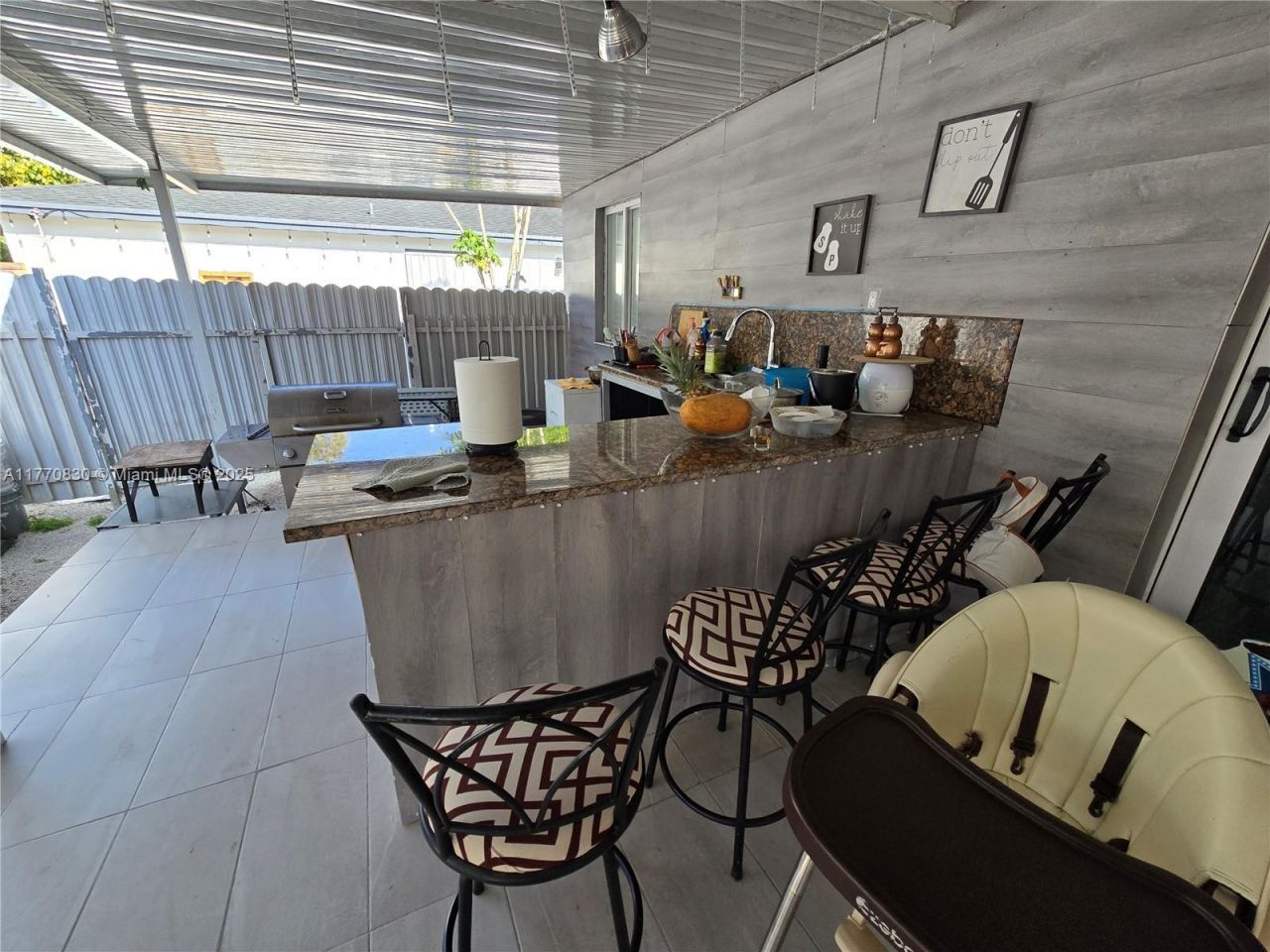 1011 NW 64th St, Miami, FL 33150 Photo