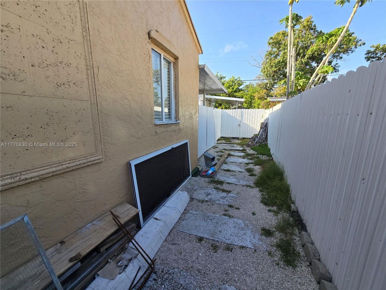 1011 NW 64th St, Miami, FL 33150 Photo