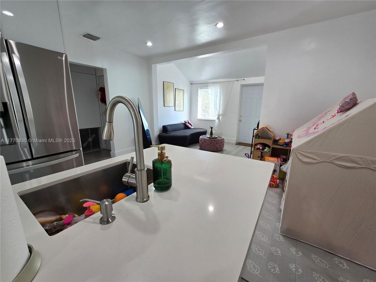 1011 NW 64th St, Miami, FL 33150 Photo