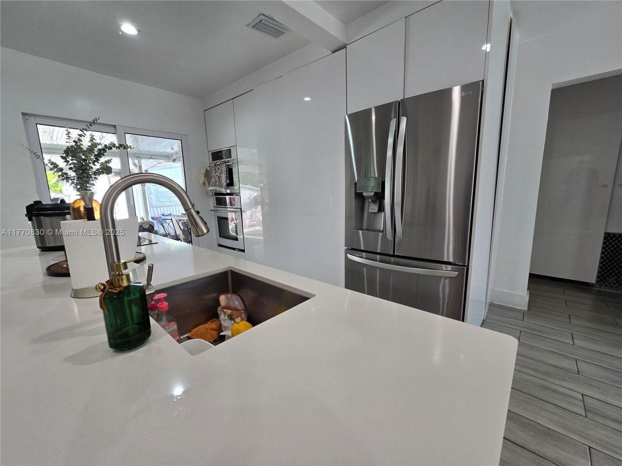 1011 NW 64th St, Miami, FL 33150 Photo