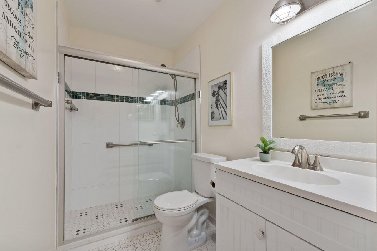 3212 S Lakeview Circle, Unit 10-205, Fort Pierce, FL 34949 Photo