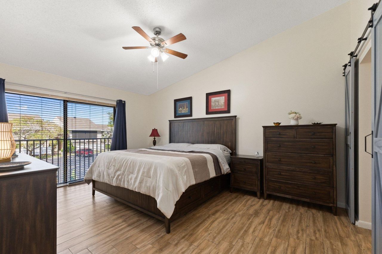 3212 S Lakeview Circle, Unit 10-205, Fort Pierce, FL 34949 Photo