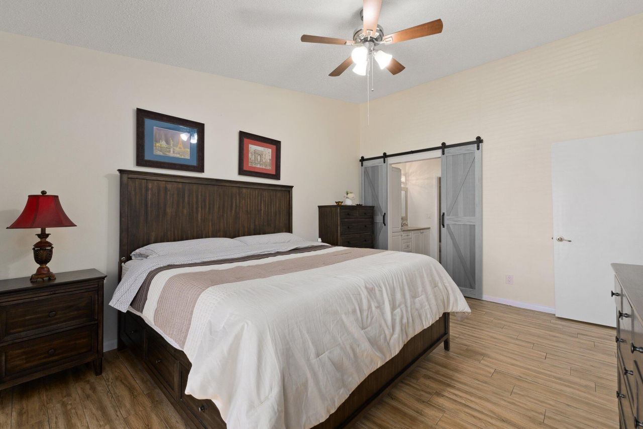 3212 S Lakeview Circle, Unit 10-205, Fort Pierce, FL 34949 Photo