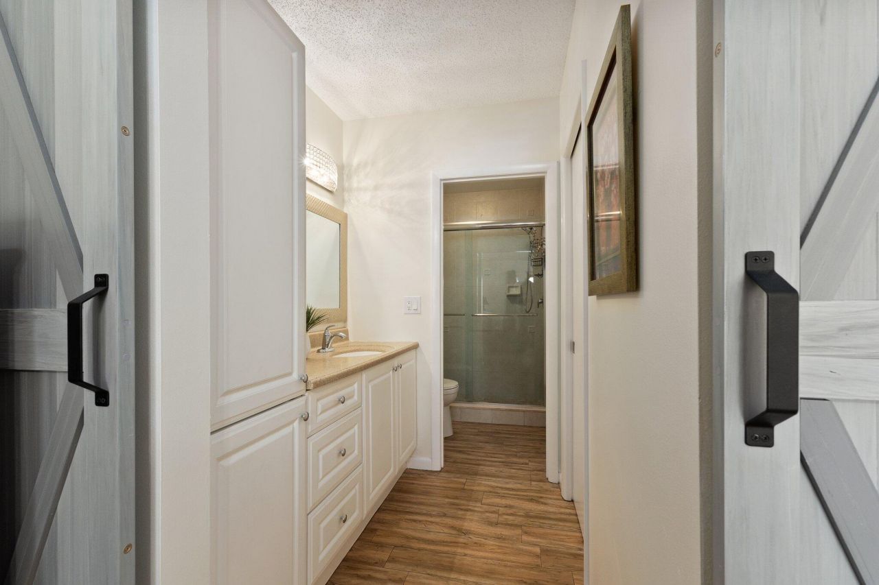 3212 S Lakeview Circle, Unit 10-205, Fort Pierce, FL 34949 Photo