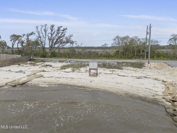 Belle Fontaine Drive, Ocean Springs, MS 39564