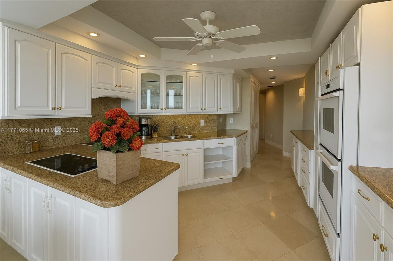 2000 Island Blvd, Unit 3009, Aventura, FL 33160 Photo