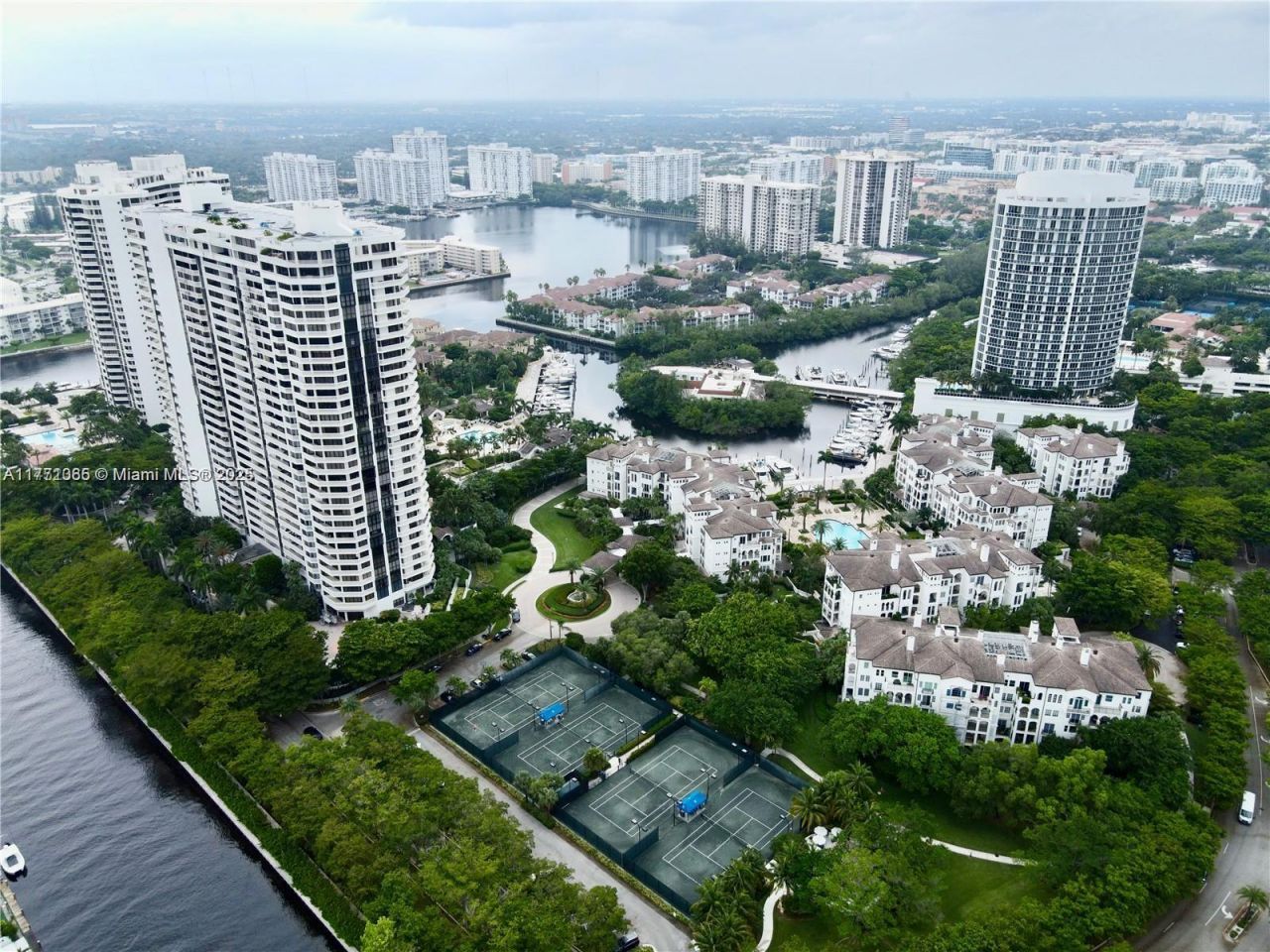 2000 Island Blvd, Unit 3009, Aventura, FL 33160 Photo