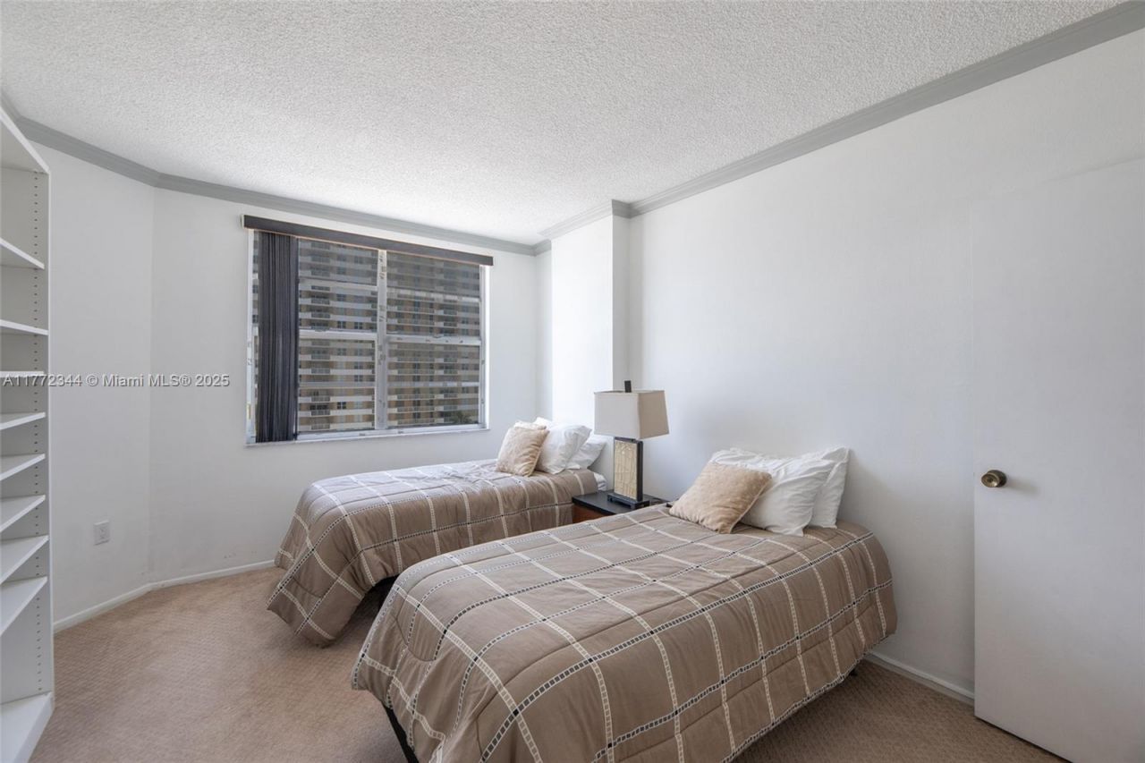 1950 S Ocean Dr, Unit 6G, Hallandale Beach, FL 33009 Photo