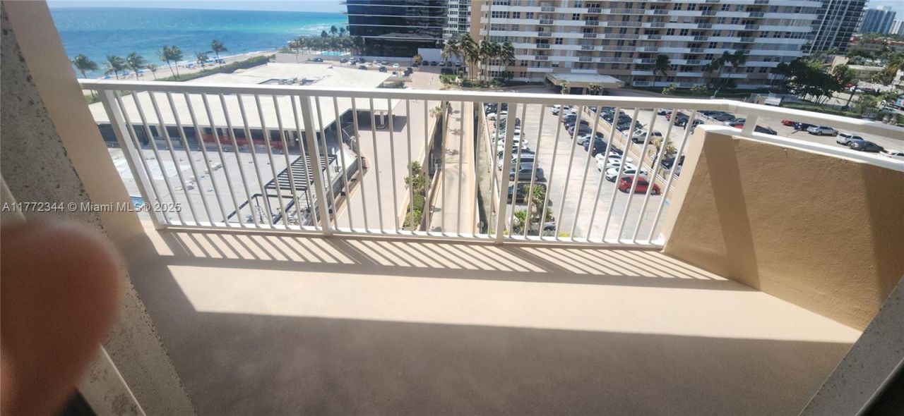 1950 S Ocean Dr, Unit 6G, Hallandale Beach, FL 33009 Photo
