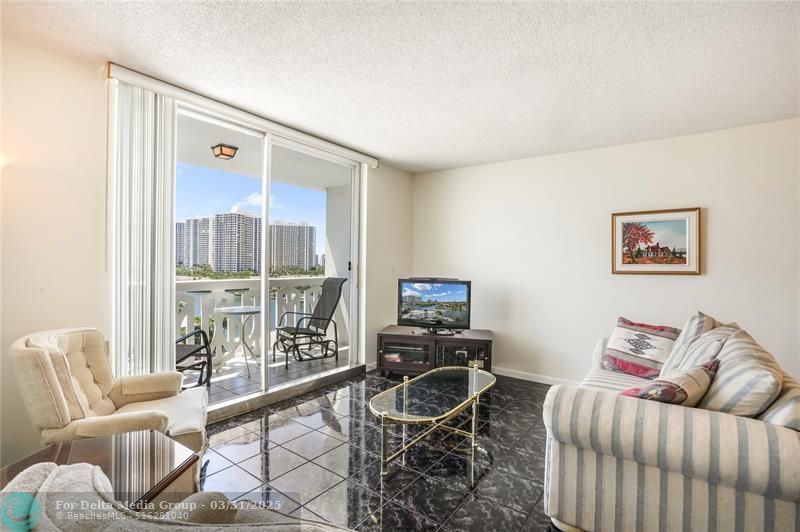 3113 S Ocean Drive, Unit 1008, Hallandale Beach, FL 33009 Photo