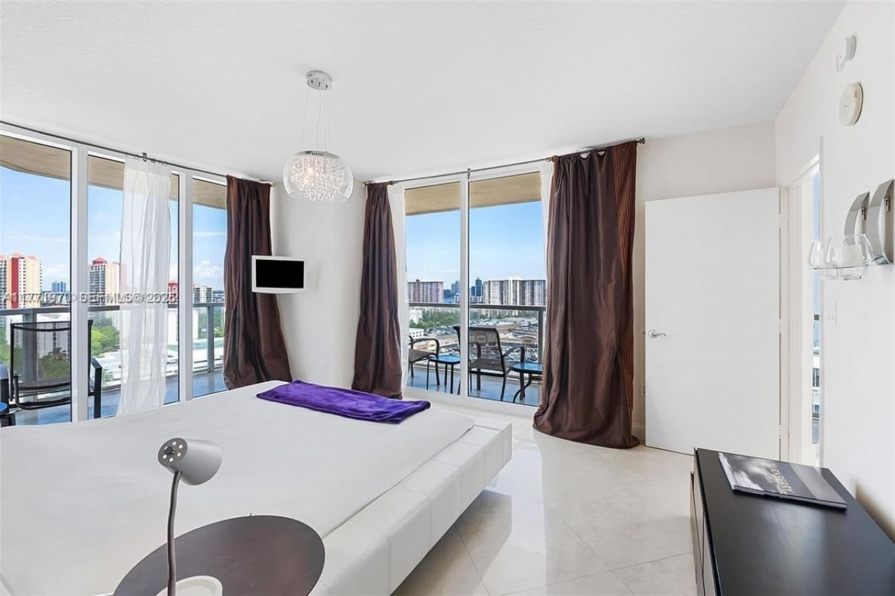 16699 Collins Ave, Unit 1607, Sunny Isles Beach, FL 33160 Photo