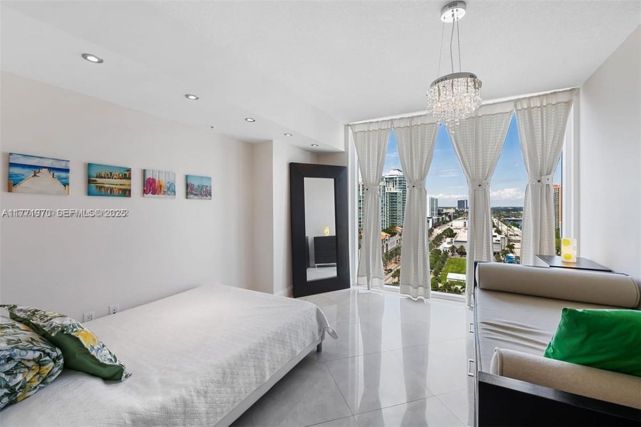 16699 Collins Ave, Unit 1607, Sunny Isles Beach, FL 33160 Photo