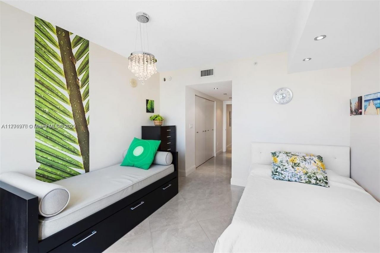 16699 Collins Ave, Unit 1607, Sunny Isles Beach, FL 33160 Photo