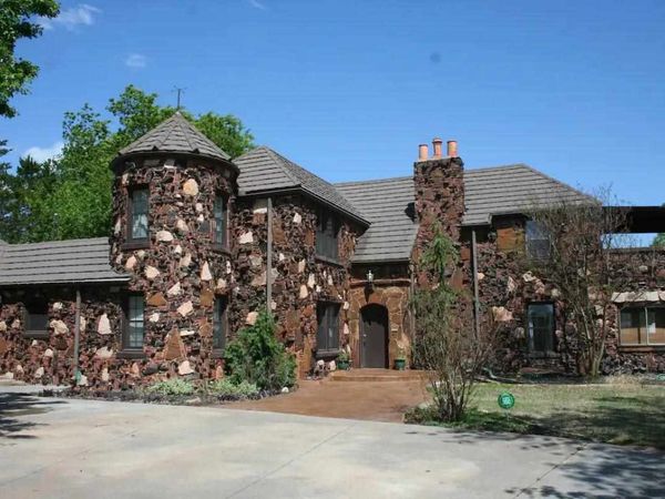 900 N Burford Avenue, Watonga, OK 00000