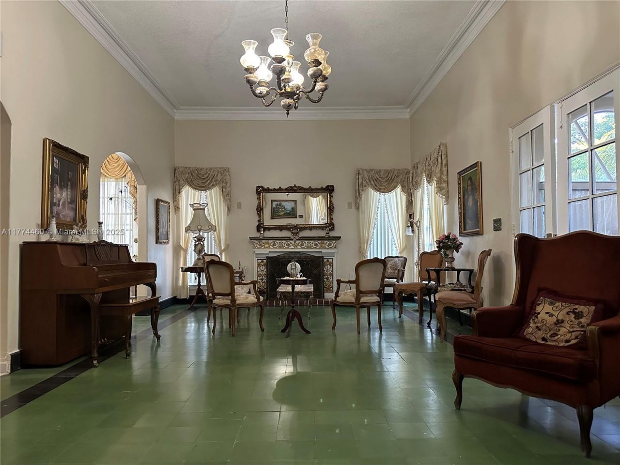 870 NW 14th Ct, Miami, FL 33125 Photo