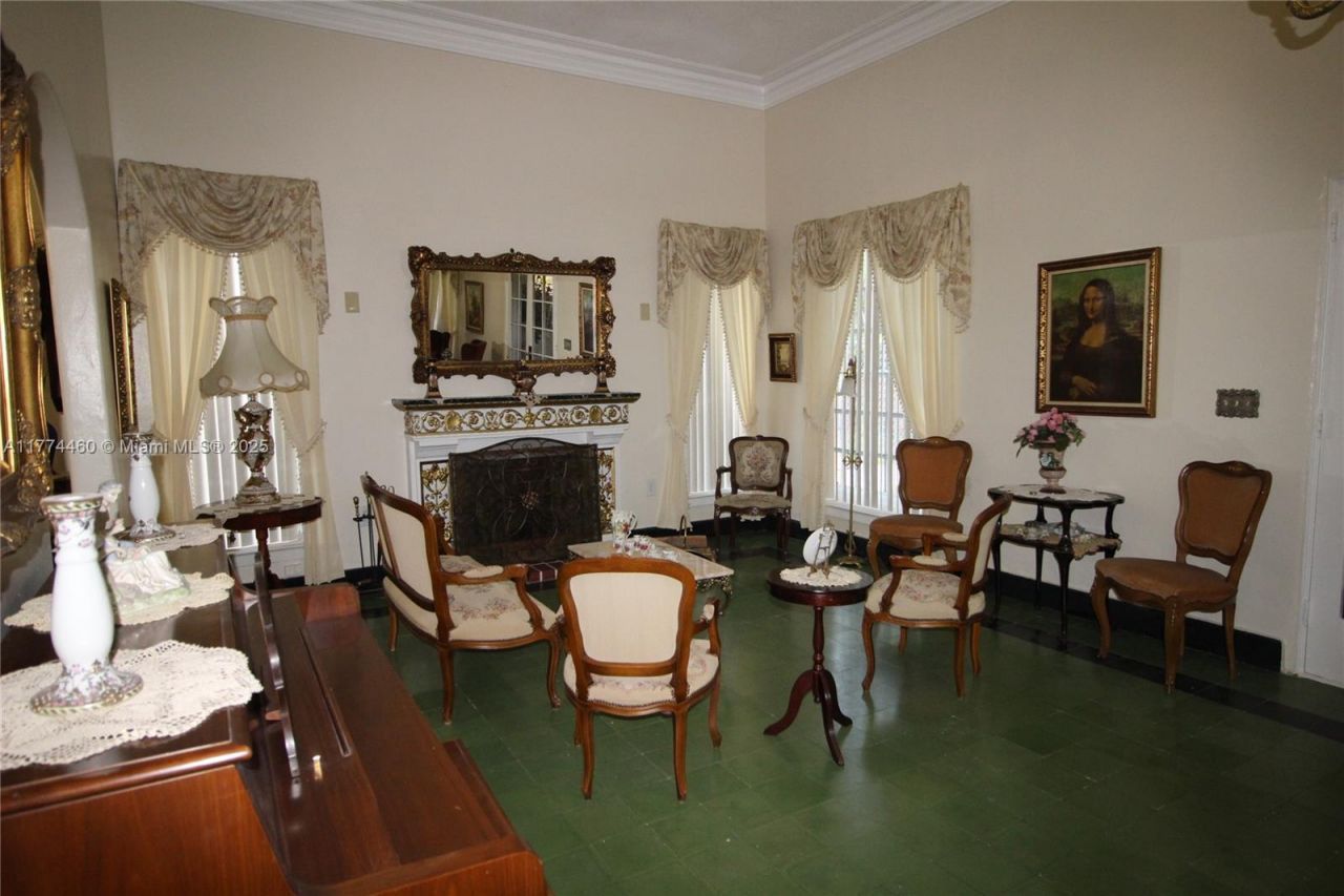 870 NW 14th Ct, Miami, FL 33125 Photo