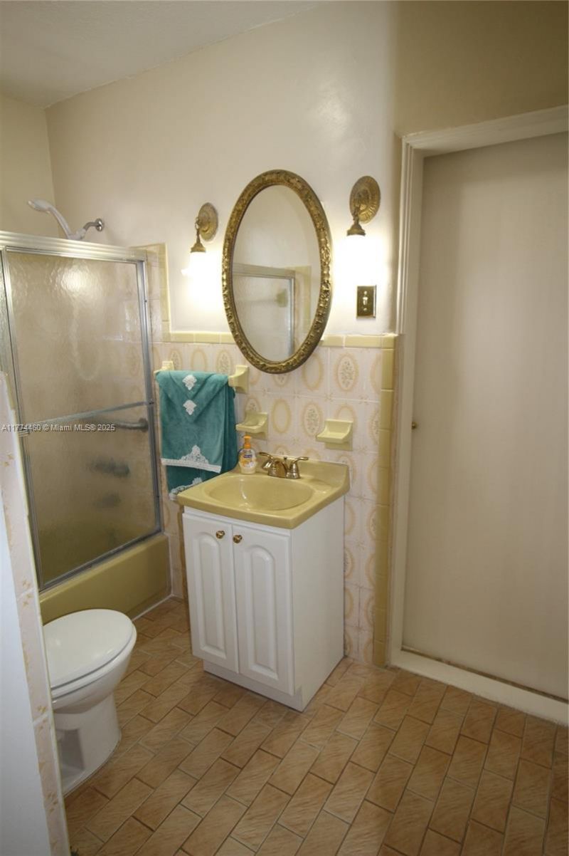 870 NW 14th Ct, Miami, FL 33125 Photo