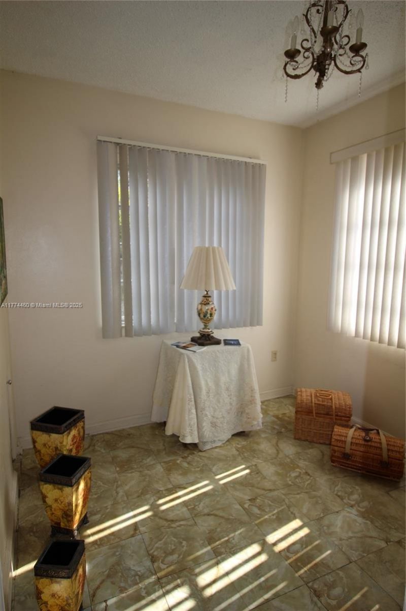 870 NW 14th Ct, Miami, FL 33125 Photo