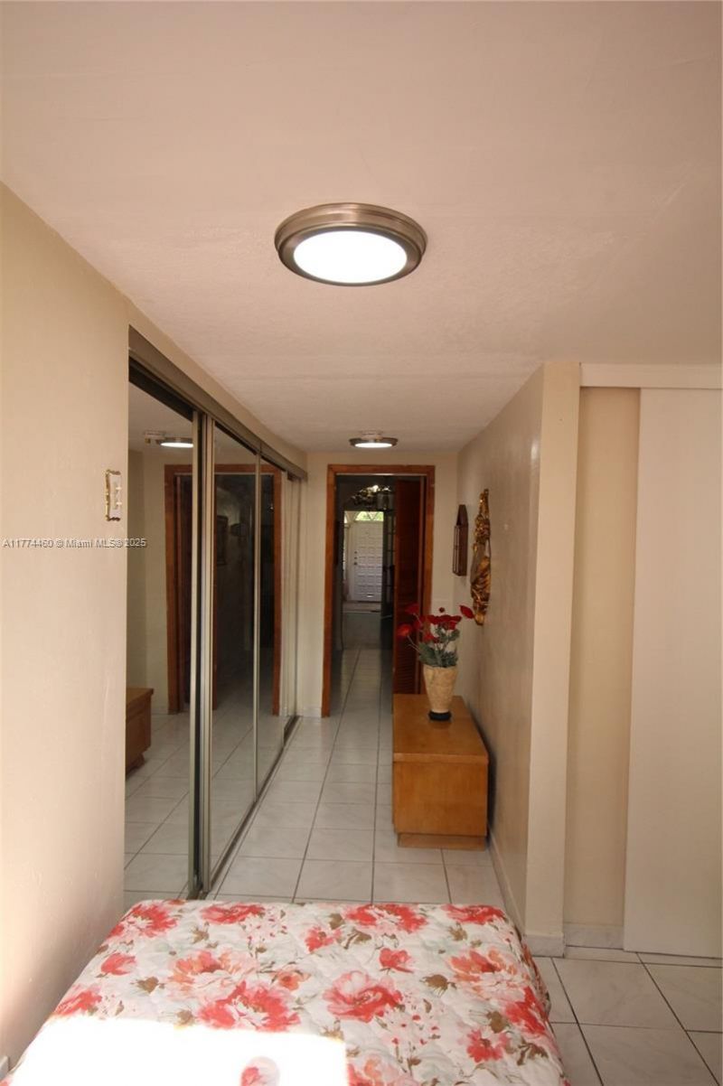 870 NW 14th Ct, Miami, FL 33125 Photo